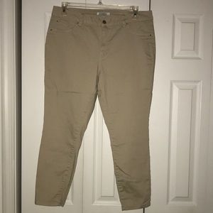 D.jeans light beige size 16 Preowned skinn…